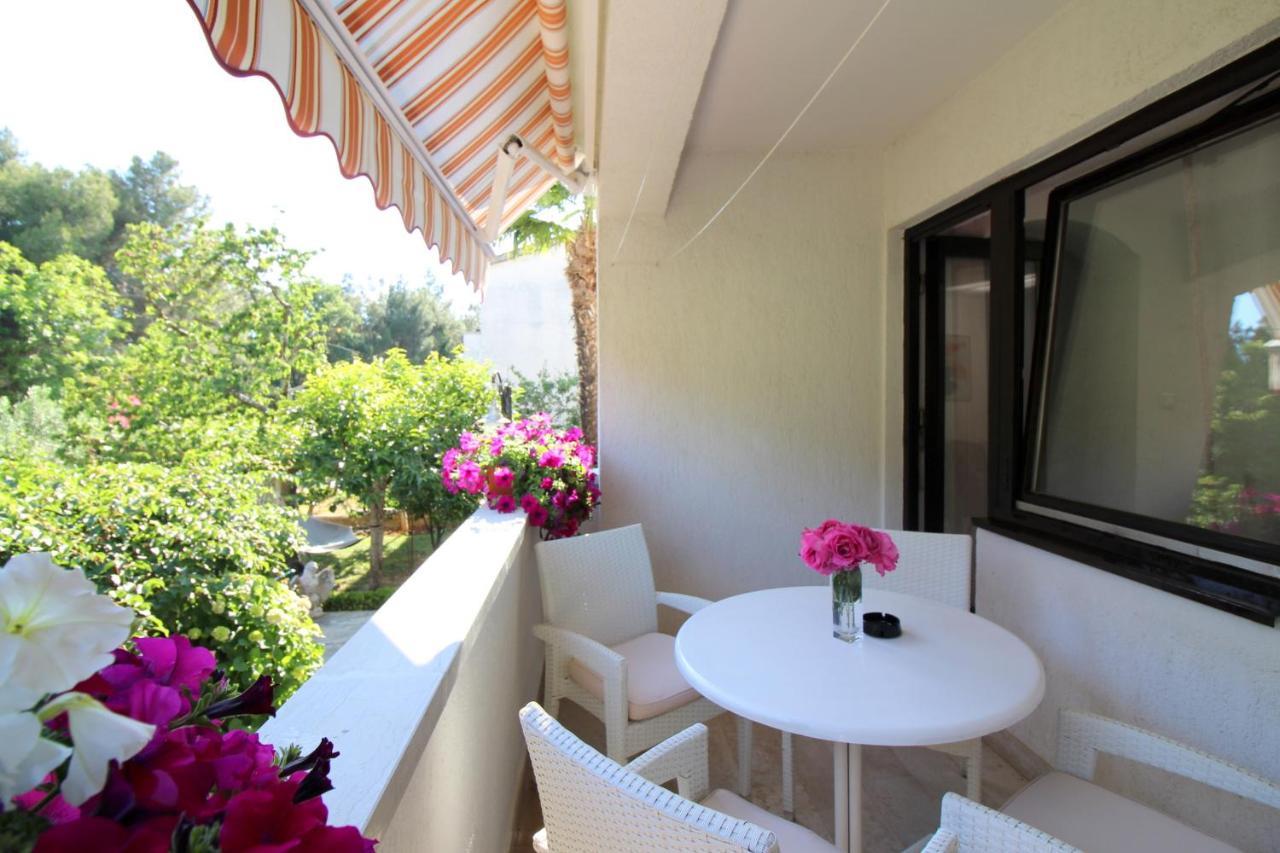 Modern Apartment Sabina With Nice Garden Poreč Exterior foto